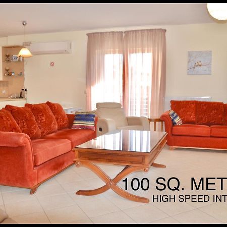 Giorgos Large Size Apartments -Family Friendly With Free Parking And Yard Views Iraklio Exteriér fotografie