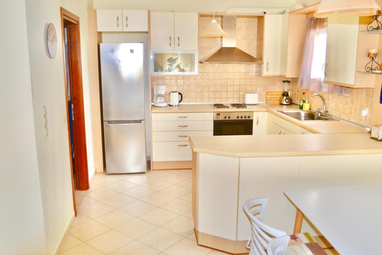 Giorgos Large Size Apartments -Family Friendly With Free Parking And Yard Views Iraklio Exteriér fotografie