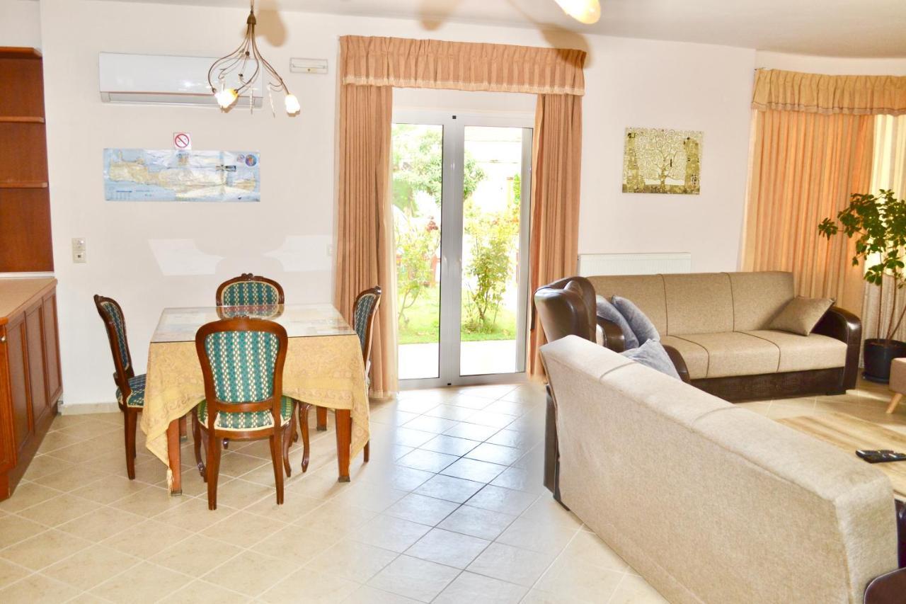 Giorgos Large Size Apartments -Family Friendly With Free Parking And Yard Views Iraklio Exteriér fotografie
