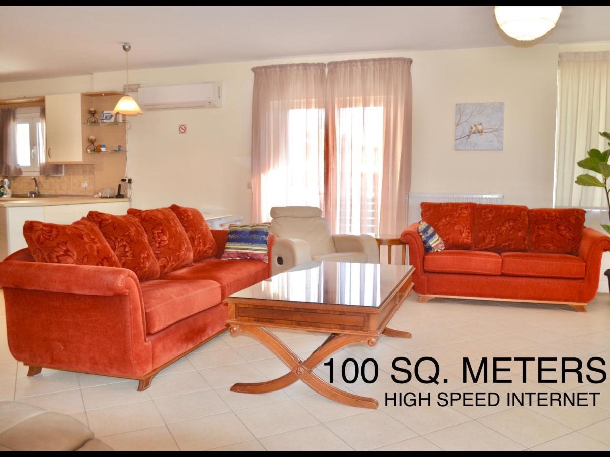 Giorgos Large Size Apartments -Family Friendly With Free Parking And Yard Views Iraklio Exteriér fotografie