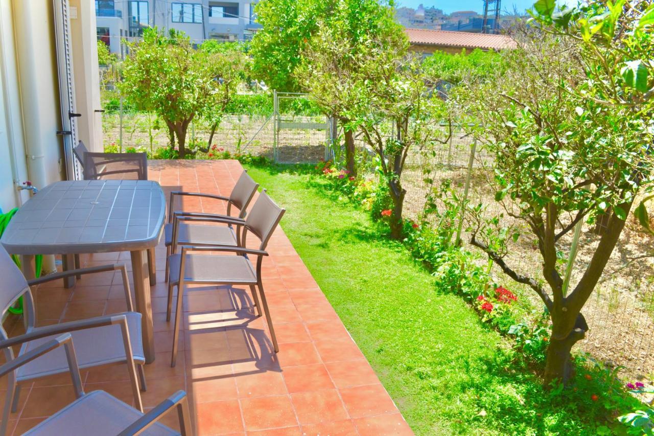 Giorgos Large Size Apartments -Family Friendly With Free Parking And Yard Views Iraklio Exteriér fotografie